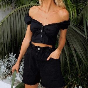 puff sleeve black top
